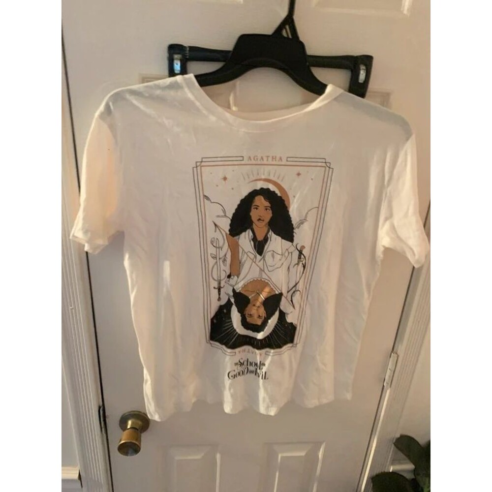 The School For Good And Evil Netflix Tshirt Size Large NEW